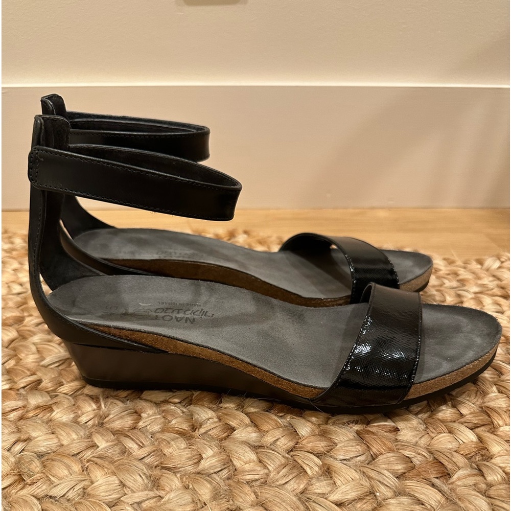 Naot Womens Pixie Black Luster Leather/Black Raven Leather/Black Madras Leather